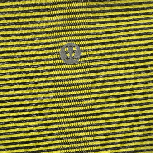 NWT lululemon Swiftly Tech Short Sleeve 2.0 Striped Green Size 8 - Picture 4 of 6